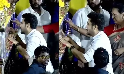 விஜயகாந்த் மறைவு: முத்தமிட்டு அஞ்சலி செலுத்திய விஜய் ஆண்டனி