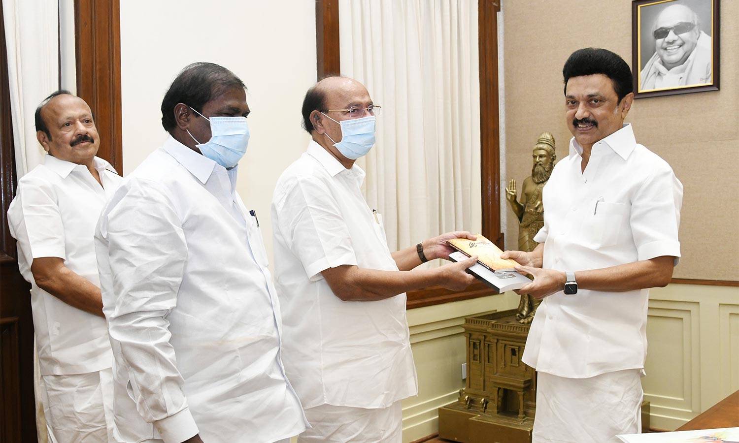 முதலமைச்சர் மு.க.ஸ்டாலினுடன் டாக்டர் ராமதாஸ் சந்திப்பு