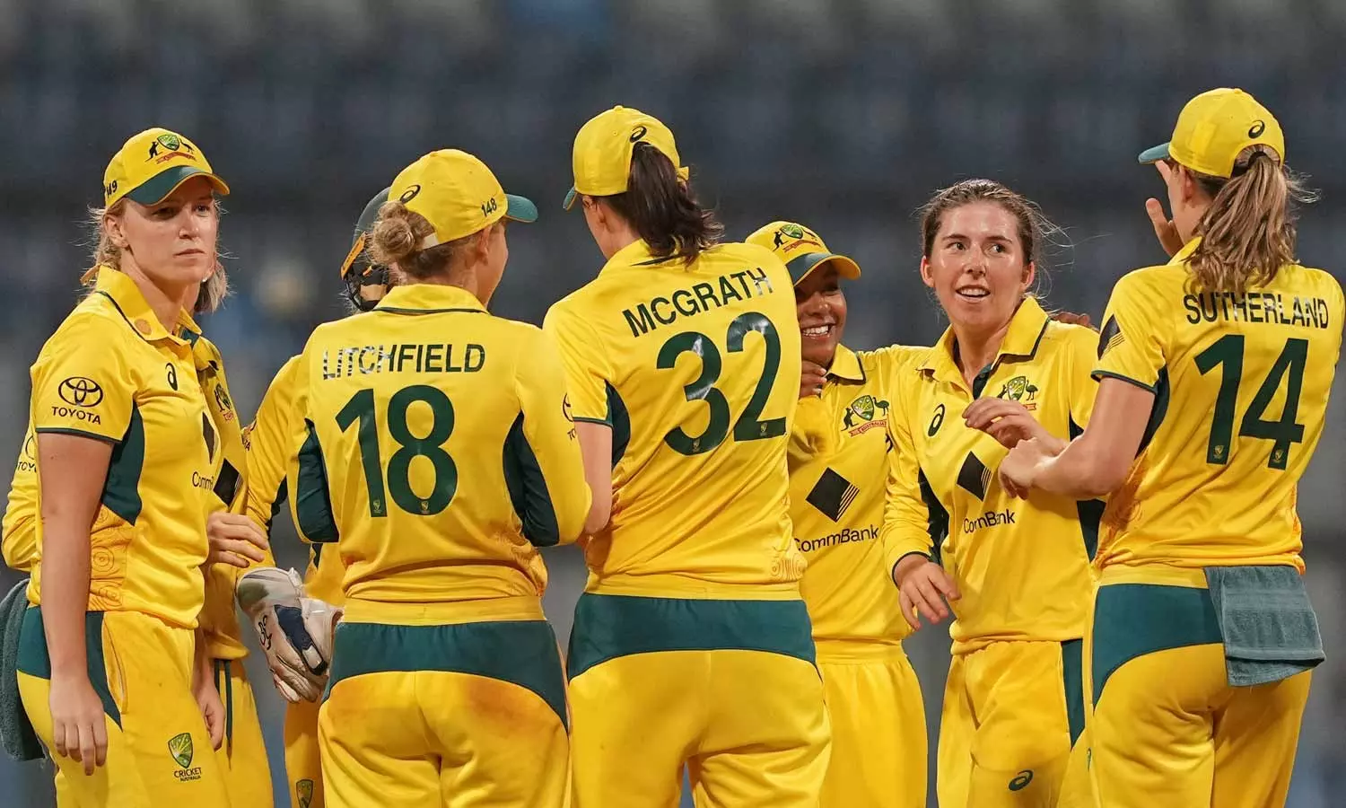 பரபரப்பான போட்டி.. 3 ரன்கள் வித்தியாசத்தில் வெற்றி பெற்ற ஆஸ்திரேலியா பரபரப்பான போட்டி.. 3 ரன்கள் வித்தியாசத்தில் வெற்றி பெற்ற ஆஸ்திரேலியா