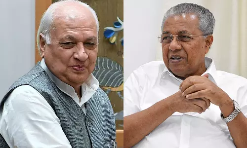 கவர்னரின் தேநீர் விருந்தை புறக்கணித்த பினராயி விஜயன்