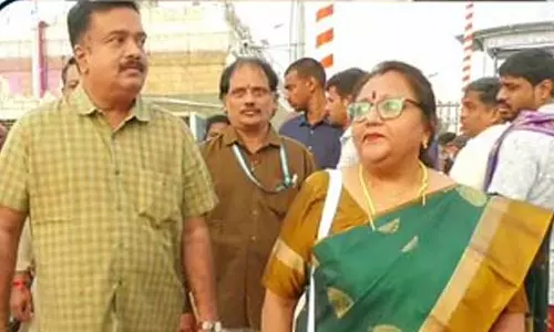 25 மணிநேர கவுண்ட் டவுன் தொடக்கம்... இஸ்ரோ குழுவினர் திருப்பதியில் வழிபாடு