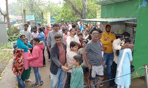 ஏற்காட்டில் புத்தாண்டு கொண்டாட குவிந்த சுற்றுலா பயணிகள்