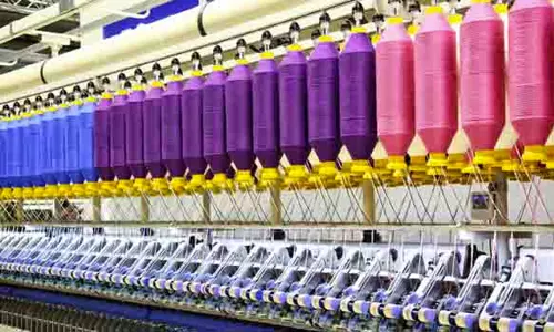 நூல் விலையில் மாற்றம் இல்லாததால்  ஜவுளி தொழில்துறையினர் மகிழ்ச்சி