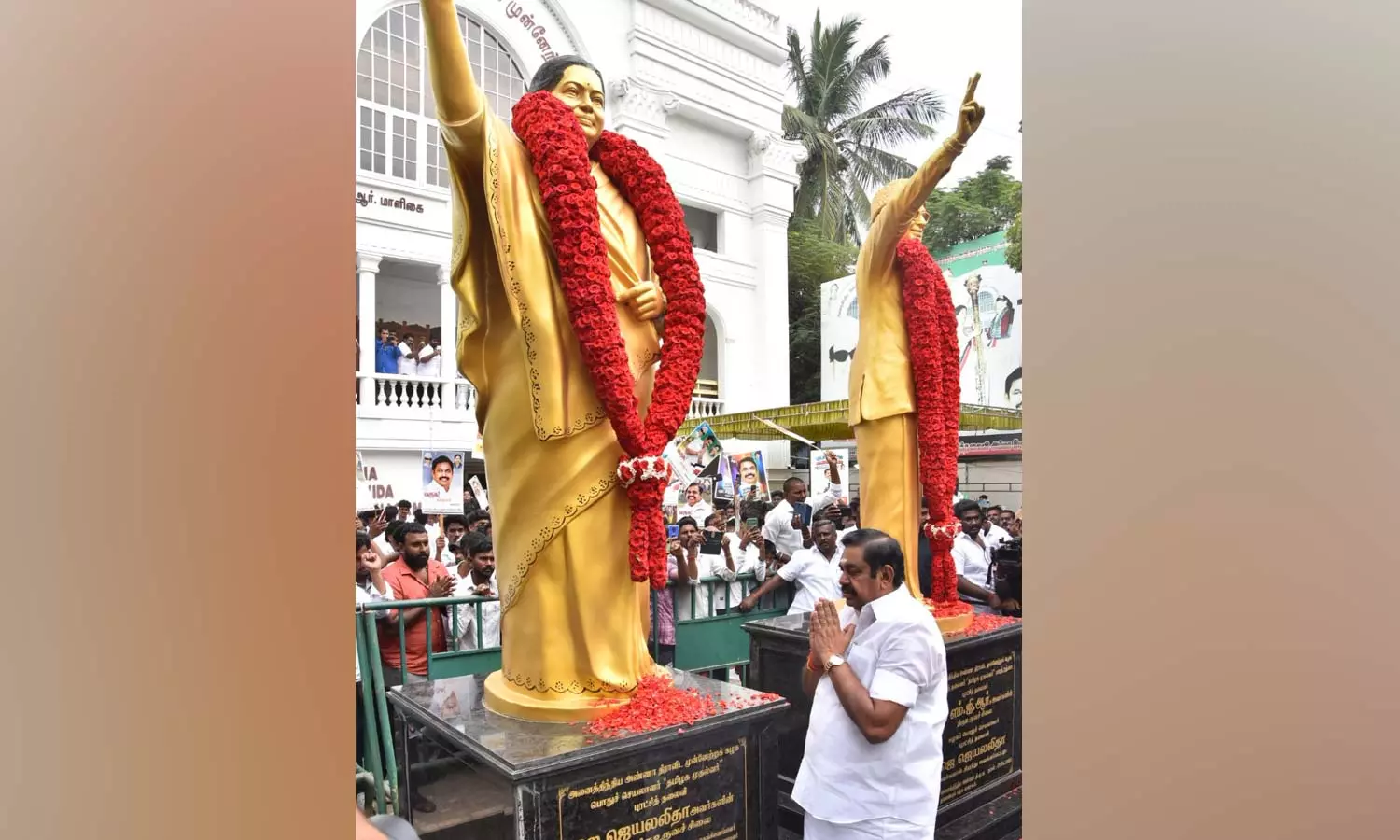 அ.தி.மு.க. தகவல் தொழில்நுட்ப பிரிவு நிர்வாகிகளுடன் எடப்பாடி பழனிசாமி ஆலோசனை அ.தி.மு.க. தகவல் தொழில்நுட்ப பிரிவு நிர்வாகிகளுடன் எடப்பாடி பழனிசாமி ஆலோசனை