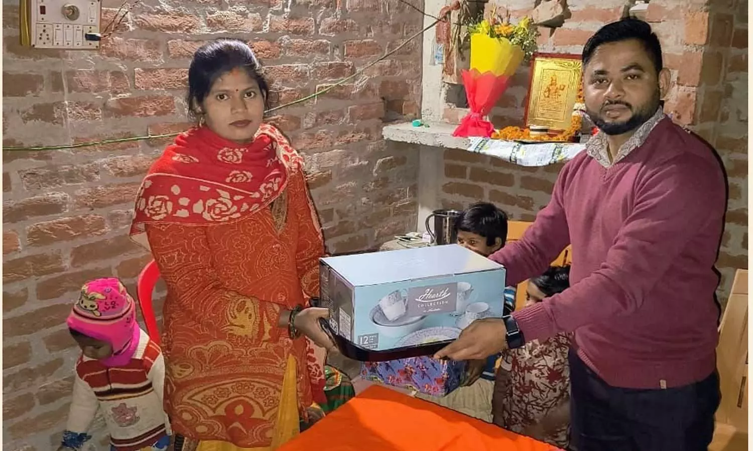 உஜ்வாலா திட்ட 10வது கோடி பயனாளிக்கு கடிதம் எழுதி, பரிசளித்த பிரதமர் மோடி உஜ்வாலா திட்ட 10வது கோடி பயனாளிக்கு கடிதம் எழுதி, பரிசளித்த பிரதமர் மோடி