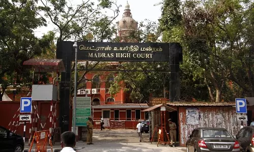 அதிமுக பொதுக்குழு கூட்டத்திற்கு எதிரான மனு தள்ளுபடி