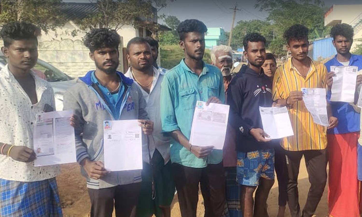 ஜல்லிக்கட்டுக்கான ஆன்லைன் முன்பதிவு தொடங்கியது... மாடுபிடி வீரர்கள், காளை உரிமையாளர்களுக்கு டோக்கன் வினியோகம்