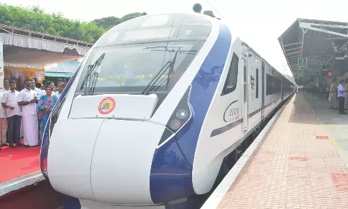 பயணிகளிடம் வரவேற்பு இல்லாத கோவை-பெங்களூரு வந்தே பாரத் ரெயில்