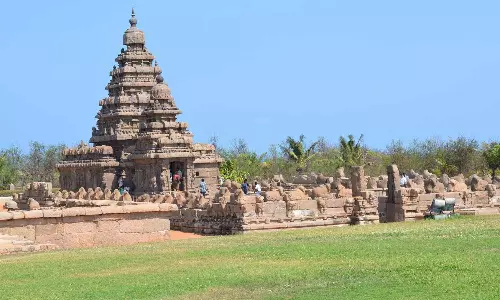 மாமல்லபுரத்திற்கு கடந்த வாரத்தில் சுற்றுலா பயணிகளின் வருகை அதிகரிப்பால் ரூ.8 லட்சம் வருவாய்