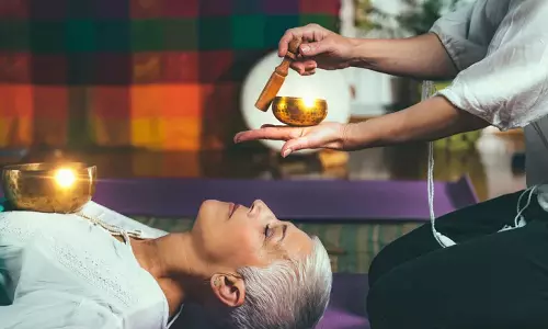 உடலுக்கு புத்துணர்ச்சி அளிக்கும் `ஒலி குளியல்