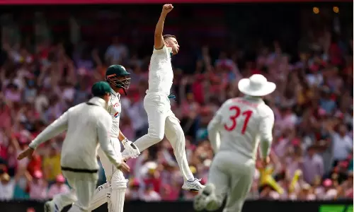 சிட்னி டெஸ்டில் ஹேசில்வுட் அசத்தல்: 3ம் நாள் முடிவில் பாகிஸ்தான் 68/7