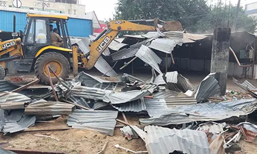 திருவள்ளூரில் ரூ.50 கோடி மதிப்புள்ள அரசு நிலம் மீட்பு அதிகாரிகள் நடவடிக்கை