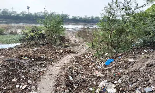 கொசஸ்தலை ஆற்றில் உயர்மட்ட பாலம் அமைக்க வேண்டும்- 10 கிராம மக்கள் கோரிக்கை