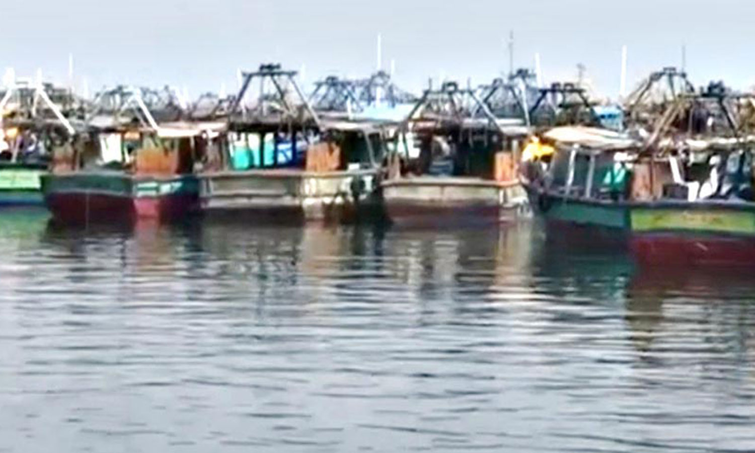 கடல் சீற்றம் காரணமாக 2-வது நாளாக மண்டபம் மீனவர்கள் கடலுக்கு செல்லவில்லை