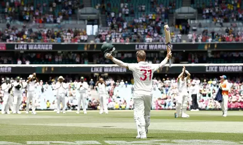அரை சதத்துடன் டெஸ்ட் கிரிக்கெட் வாழ்க்கையை நிறைவு செய்தார் டேவிட் வார்னர்