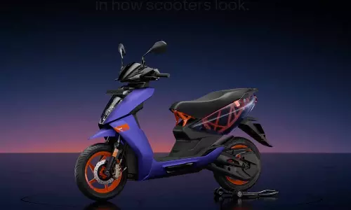 வேற லெவல் ஸ்டைலிங், 110கி.மீ. ரேன்ஜ் - ஏத்தர் 450 அபெக்ஸ் இந்தியாவில் அறிமுகம்