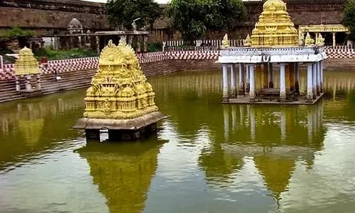 குளத்தில் எழுந்தருளியது பற்றி மற்றொரு வரலாறு