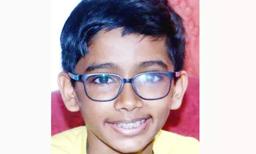 அமெரிக்க மாணவர்களுக்கு வகுப்பு எடுக்கும் அரசு பள்ளி மாணவர்