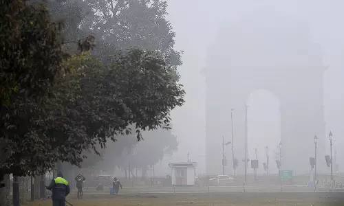 டெல்லியில் கடும் பனிமூட்டம்: 12-ந்தேதி வரை பள்ளிகளுக்கு விடுமுறை