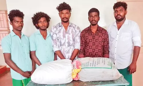 நெல்லை பேட்டையில் காரில் 25 கிலோ கஞ்சா கடத்திய 5 பேர் கும்பல் கைது