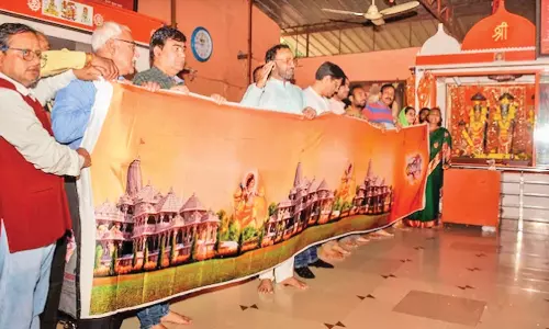 ராமர்-அயோத்தி கோவிலின் படத்துடன் குஜராத்தில் தயாரிக்கப்பட்ட சிறப்பு சேலை