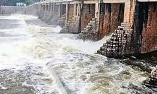 பூண்டி ஏரி தண்ணீர் திறப்பு அதிகரிப்பு