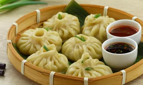 வீட்டிலேயே செய்யலாம் சுவையான சிக்கன் மோமோஸ்