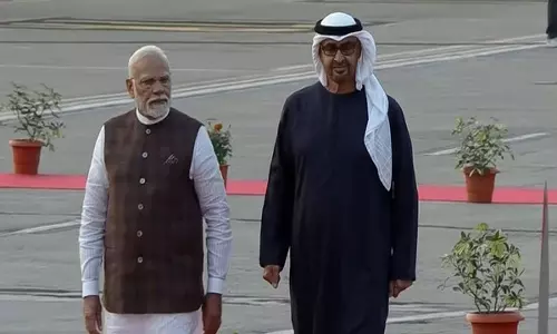 துடிப்பான குஜராத் உலகளாவிய உச்சிமாநாடு: ஐக்கிய அரபு எமிரேட்ஸ் அதிபரை வரவேற்ற பிரதமர் மோடி