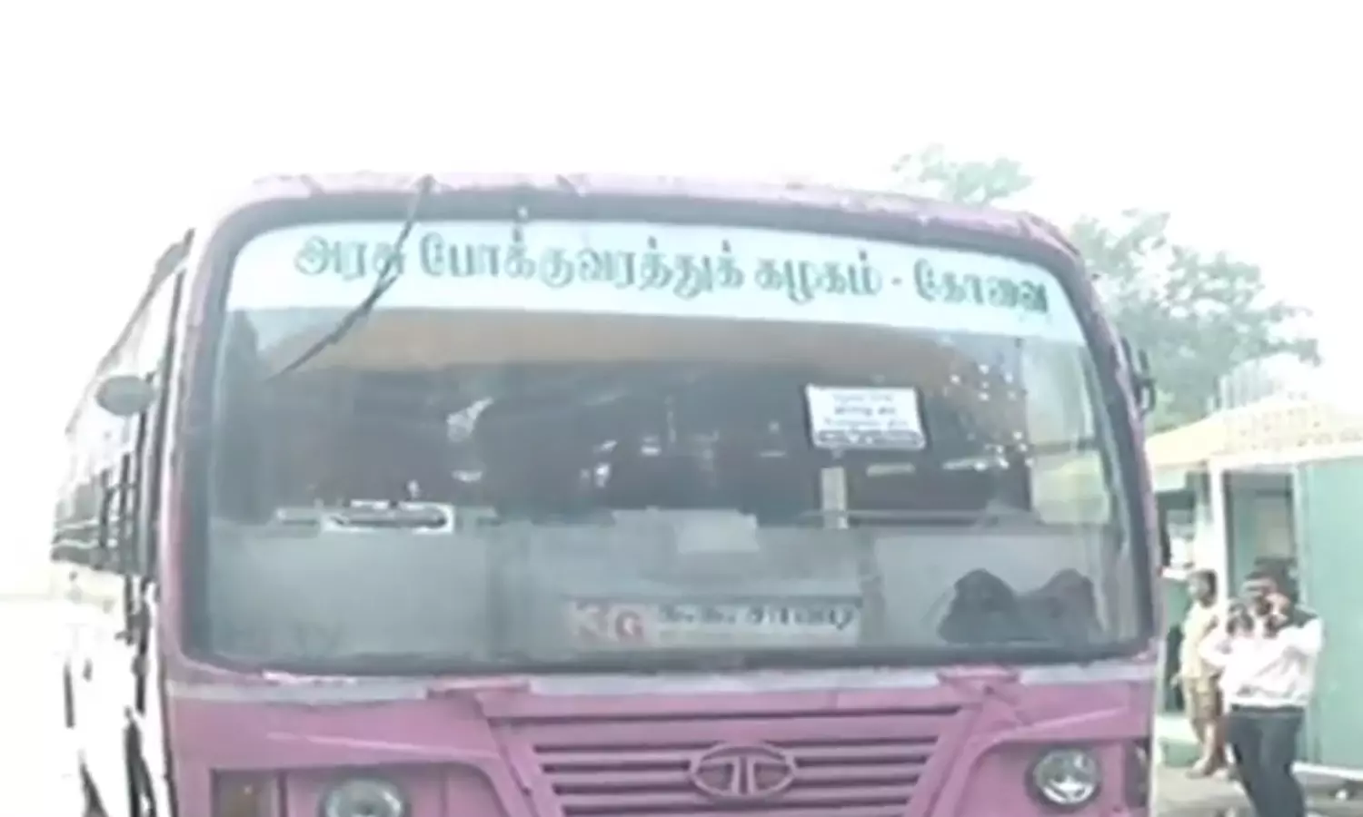 தமிழகம் முழுவதும் போக்குவரத்து தொழிலாளர்கள் 2-வது நாளாக போராட்டம் தமிழகம் முழுவதும் போக்குவரத்து தொழிலாளர்கள் 2-வது நாளாக போராட்டம்