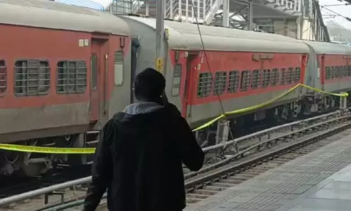 சார்மினார் விரைவு ரெயில் தடம் புரண்டு விபத்து