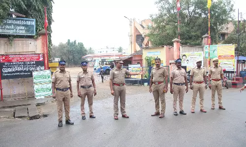 சேலத்தில் 2-வது நாளாக போலீஸ் பாதுகாப்புடன் அரசு பஸ்கள் இயக்கம்