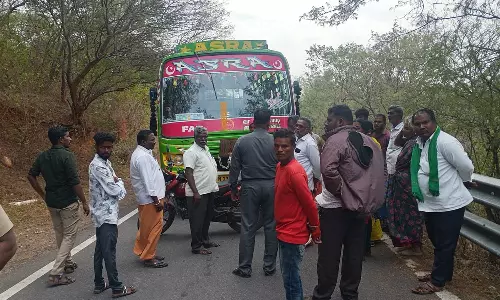 தனியார் பஸ்சில் ரேசன் அரிசி கடத்தல்