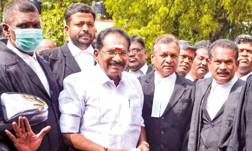 புலி வேட்டைக்கு போகிறோம்... எலி வேட்டை பற்றி பேசாதீர்கள்: செல்லூர் ராஜூ