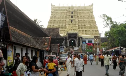 ஏகாதசி விழாவில் கிருஷ்ணருக்கு மோகினி அலங்காரம் செய்யும் நிகழ்வு நிறுத்தம்