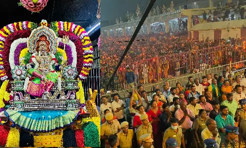 மேல்மலையனூரில் அமாவாசை ஊஞ்சல் உற்சவம்