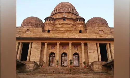 இச்சம்பவம் காமத்தால் நடக்கவில்லை: காதலனுக்கு ஜாமின் வழங்கிய ஐகோர்ட்