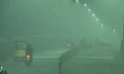 போகி பண்டிகையால் ஏற்பட்ட புகைமூட்டம்: சென்னையில் விமான சேவை பாதிப்பு