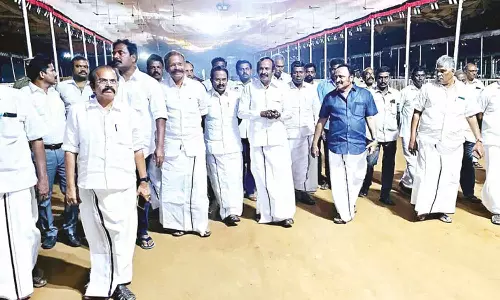 தி.மு.க. இளைஞரணி மாநில மாநாடு பணி மும்முரம்- அமைச்சர் முத்துசாமி ஆய்வு