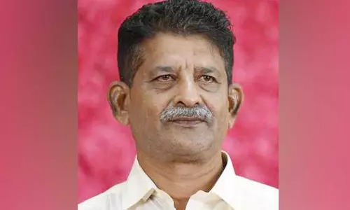 வத்திராயிருப்பு அருகே சென்னை ஐ.ஏ.எஸ். அதிகாரி தந்தை விபத்தில் பலி