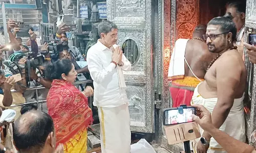 ராமேசுவரம் கோவிலில் கவர்னர் ஆர்.என்.ரவி சாமி தரிசனம்