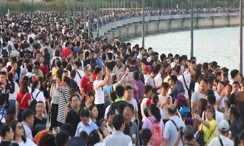 மக்கள் தொகை வீழ்ச்சி - எச்சரிக்கும் பொருளாதார நிபுணர்கள்