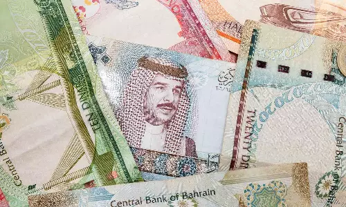 உலகின் முதல் 10 வலிமையான கரன்சி பட்டியல் வெளியீடு