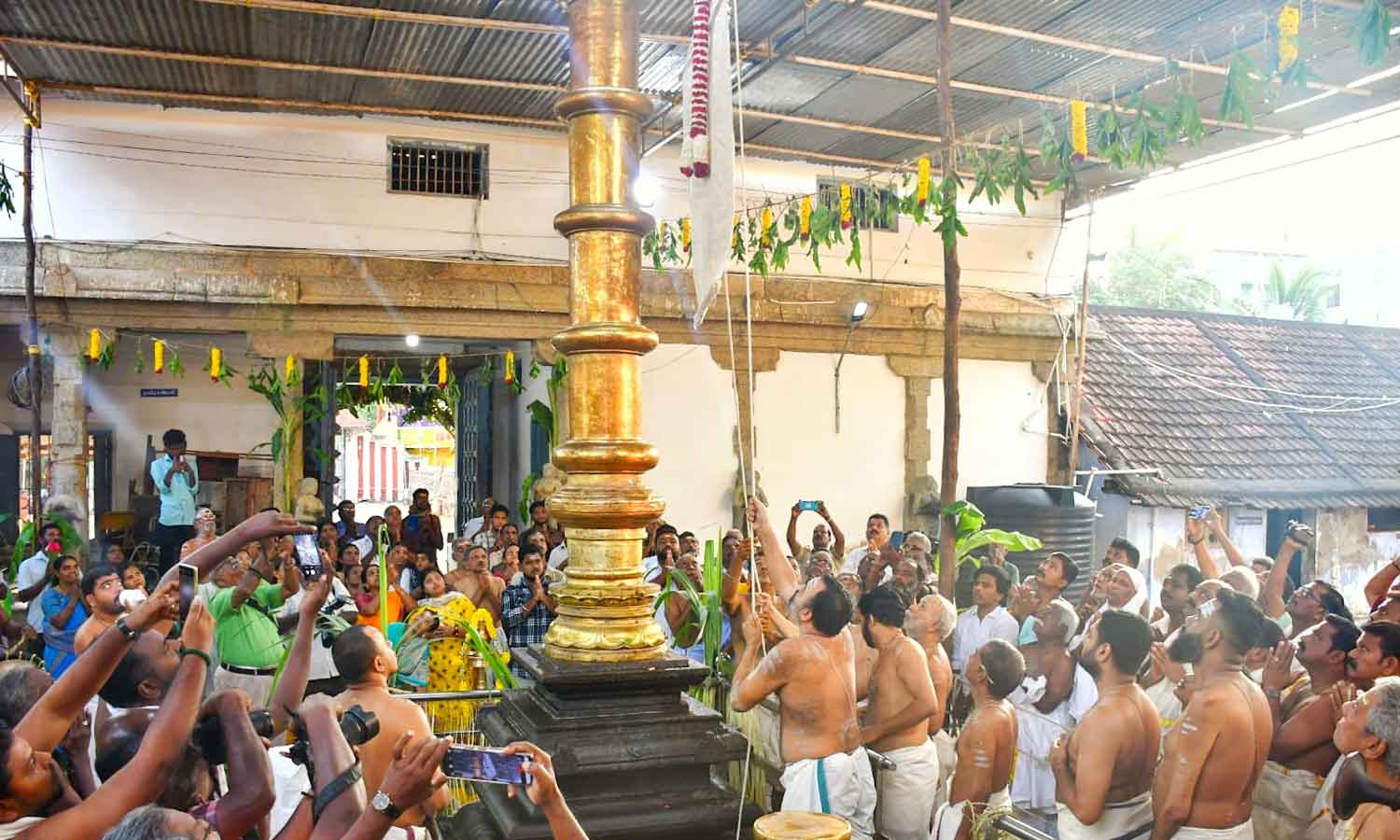 நாகராஜா கோவில் தை திருவிழா: கொடியேற்றத்துடன் தொடங்கியது
