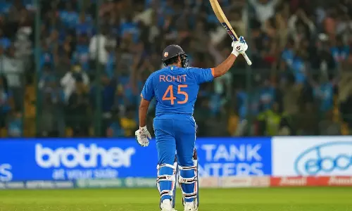 டி20 போட்டிகளில் அதிக வெற்றி: டோனி சாதனையை முறியடித்த ரோகித் சர்மா