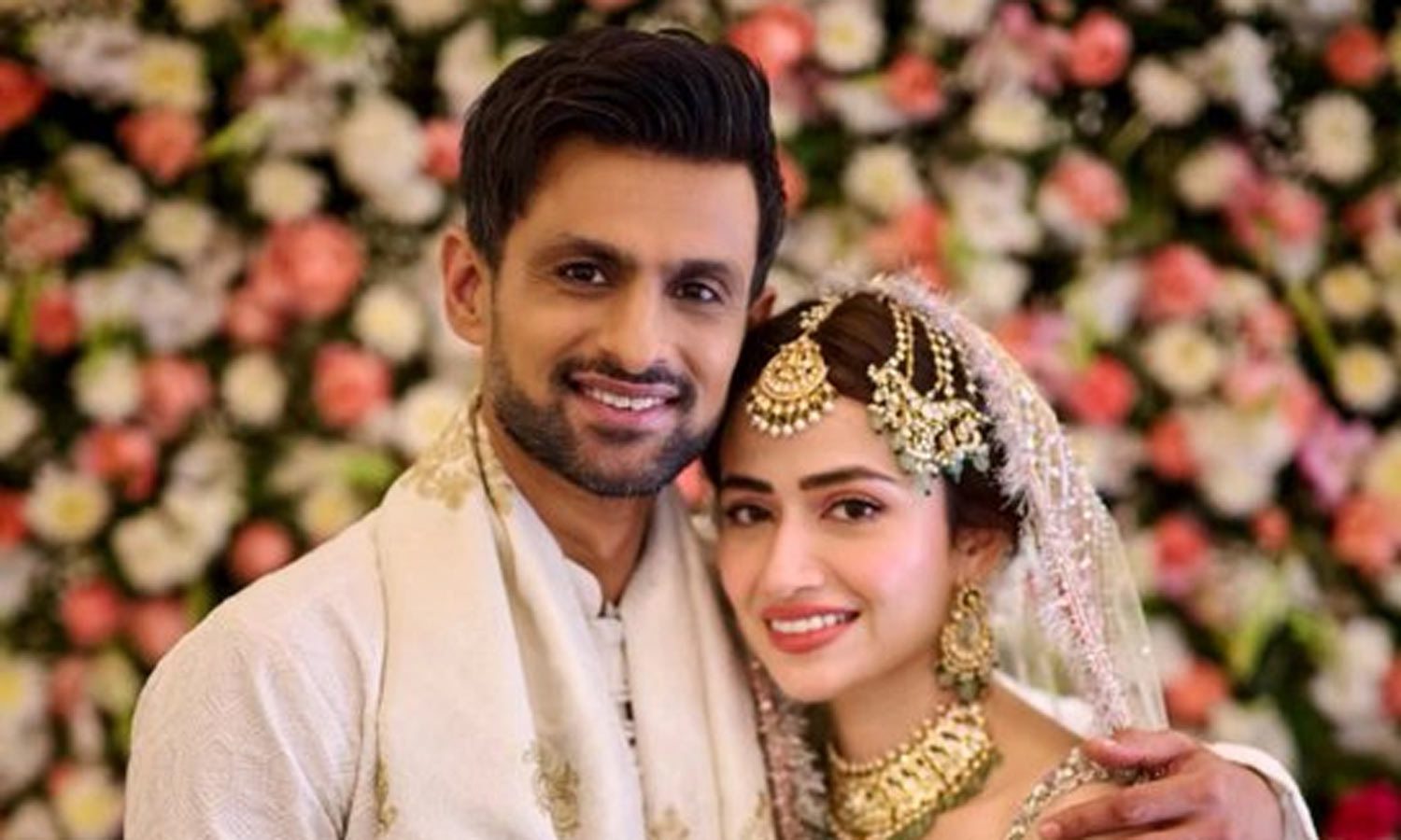 பாகிஸ்தான் நடிகை சனா ஜாவித்தை மணந்தார் சோயிப் மாலிக்