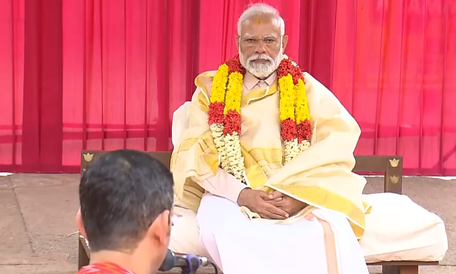 தமிழில் பாடப்பட்ட கம்ப ராமாயண பாராயணத்தை ரசித்து கேட்ட பிரதமர் மோடி