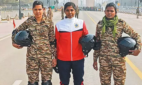 குடியரசு தின அணிவகுப்பில் மோட்டார் சைக்கிள் சாகசம்: தூத்துக்குடி, கன்னியாகுமரியை சேர்ந்த கமாண்டோக்கள் தேர்வு