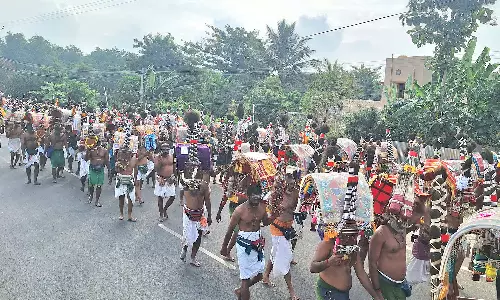 தைப்பூச திருவிழா: பழனிக்கு பாத யாத்திரை செல்லும் பக்தர்கள்