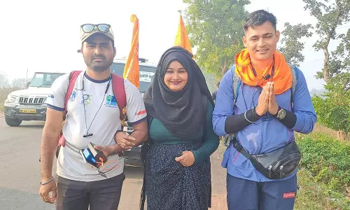 அயோத்தி கோவிலுக்கு மும்பையில் இருந்து 1,425 கி.மீ. தூரம் நடைபயணமாக செல்லும் முஸ்லீம் பெண்