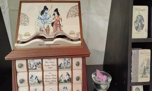 ரூ.1.65 லட்சம் மதிப்புள்ள பிரமாண்டமான ராமாயண புத்தகம்: அயோத்தி கோவிலுக்கு பக்தர் அன்பளிப்பு